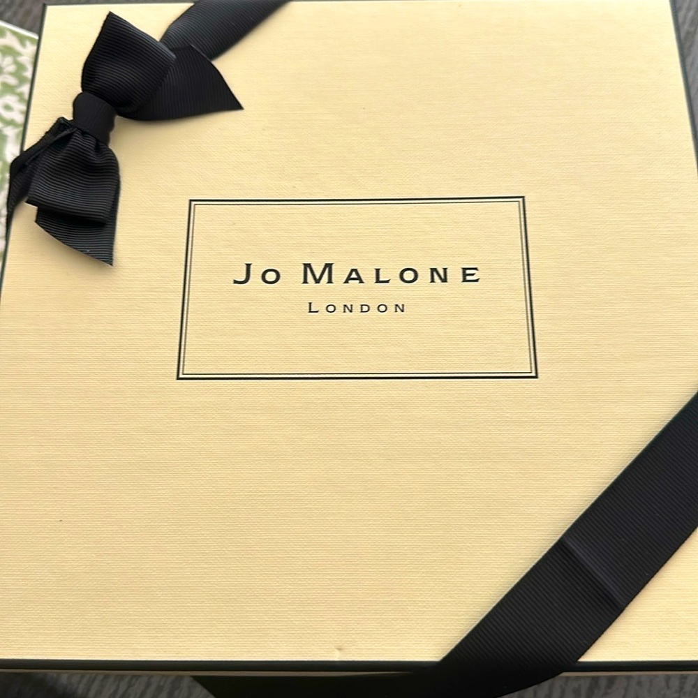 New box ready to gift!  Large enough to hold many items!  Complete with ribbon!